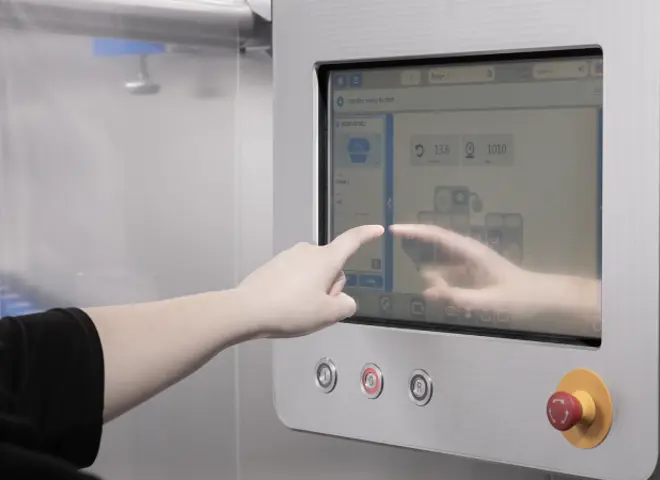 SEALPAC RE25 dybtrækker kan arbejde med vakuum, MAP og krympeløsninger. Alle pakkeløsningerne kan udstyres med Easy-åbning eksempelvis EPP (Easy Peel Point) og genluksløsninger.