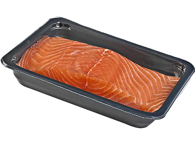 Med TraySkin® tilbyder Nemco en attraktiv emballageløsning til dine fødevarer, som f.eks. laks og andet fisk. En højtransparent skinfolie lægger sig over produktet og forhindrer 'drip-loss'. Produktet holdes derved på plads, og giver produktet en enestående præsentation