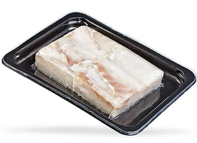 Med TraySkin® tilbyder Nemco en attraktiv emballageløsning til dine fødevarer, som f.eks. laks og andet fisk. En højtransparent skinfolie lægger sig over produktet og forhindrer 'drip-loss'. Produktet holdes derved på plads, og giver produktet en enestående præsentation. 